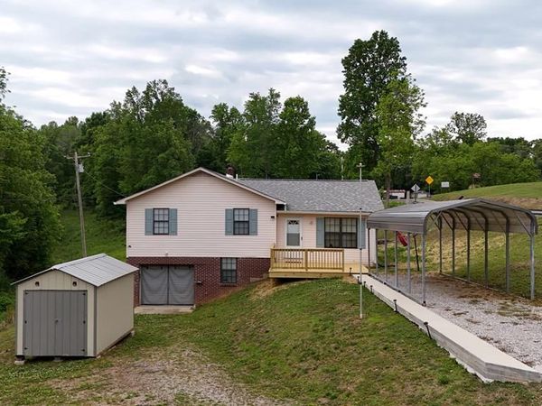 1825 Freehill Rd, Celina, TN 38551