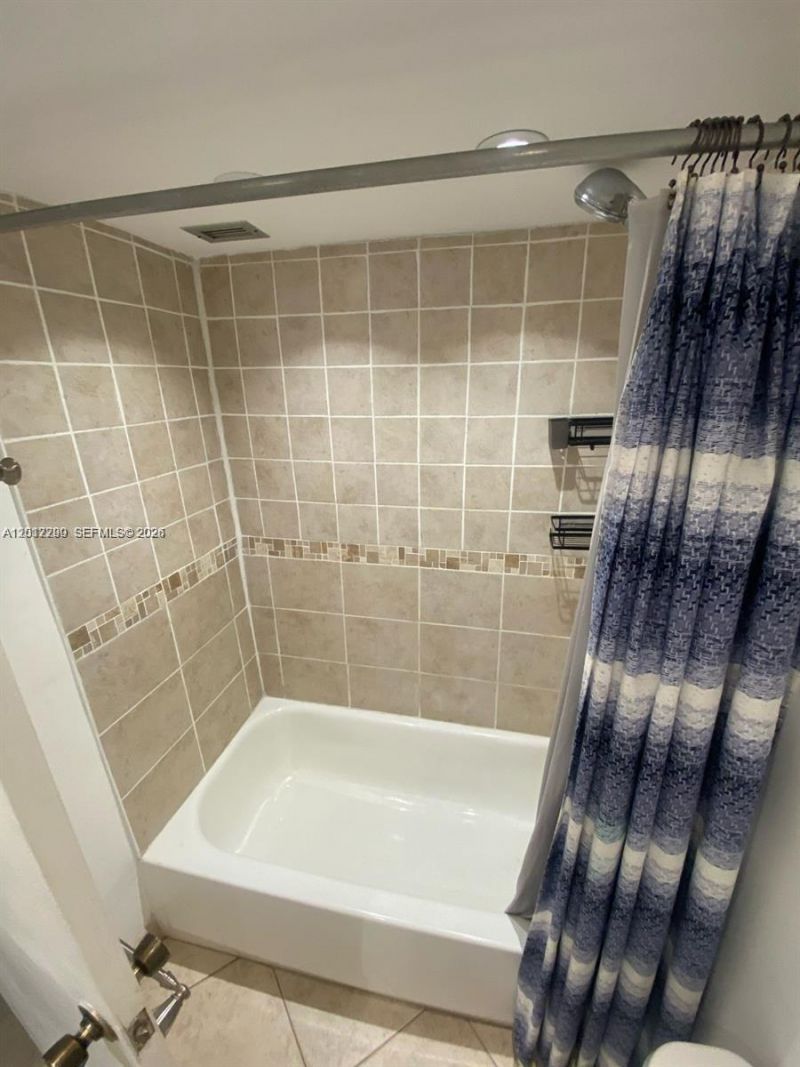 17570 Atlantic Blvd , Unit 502, Sunny Isles Beach, FL 33160 Photo