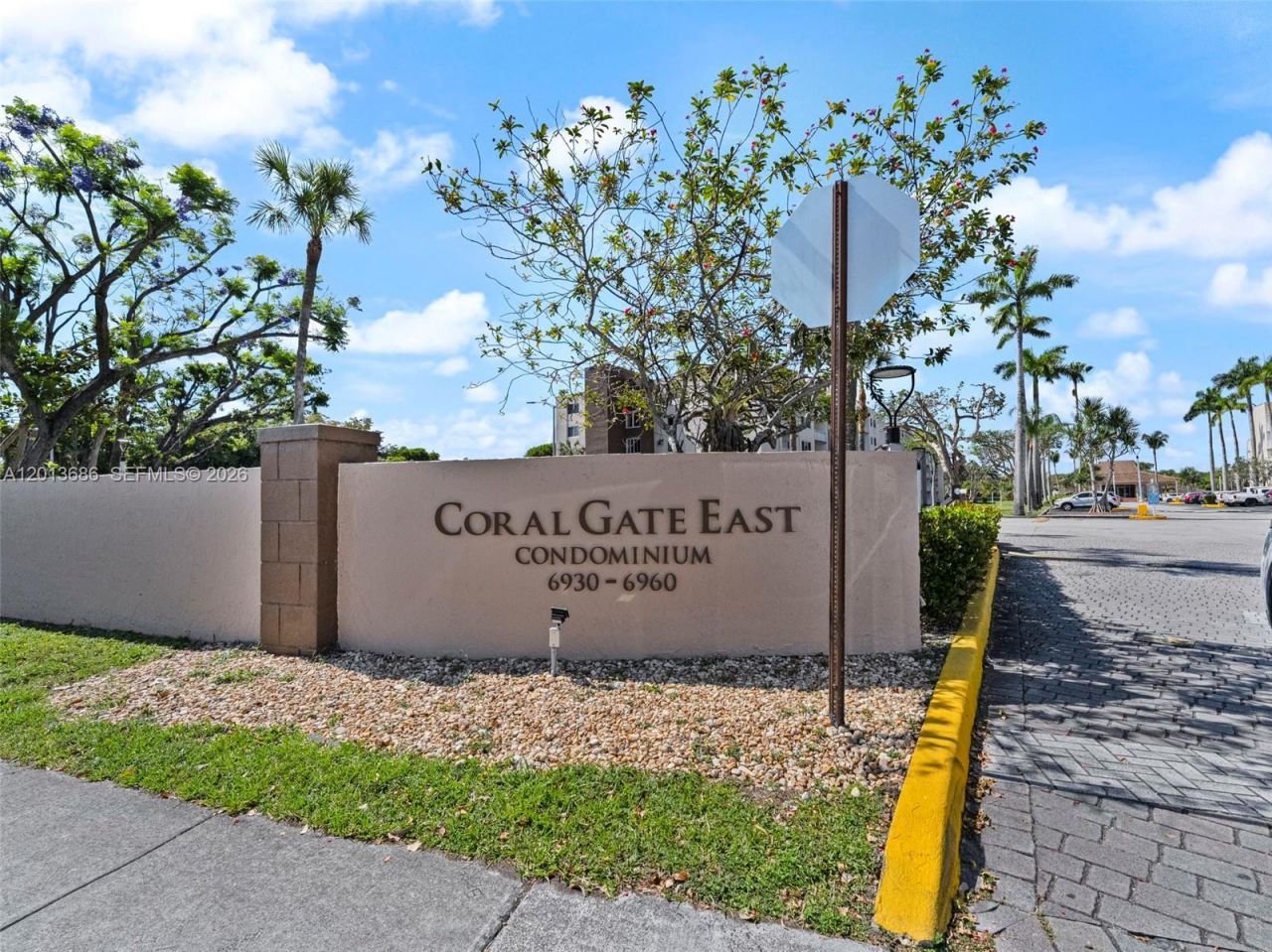 6950 Miami Gardens Dr , Unit 2-506, Hialeah, FL 33015 Photo