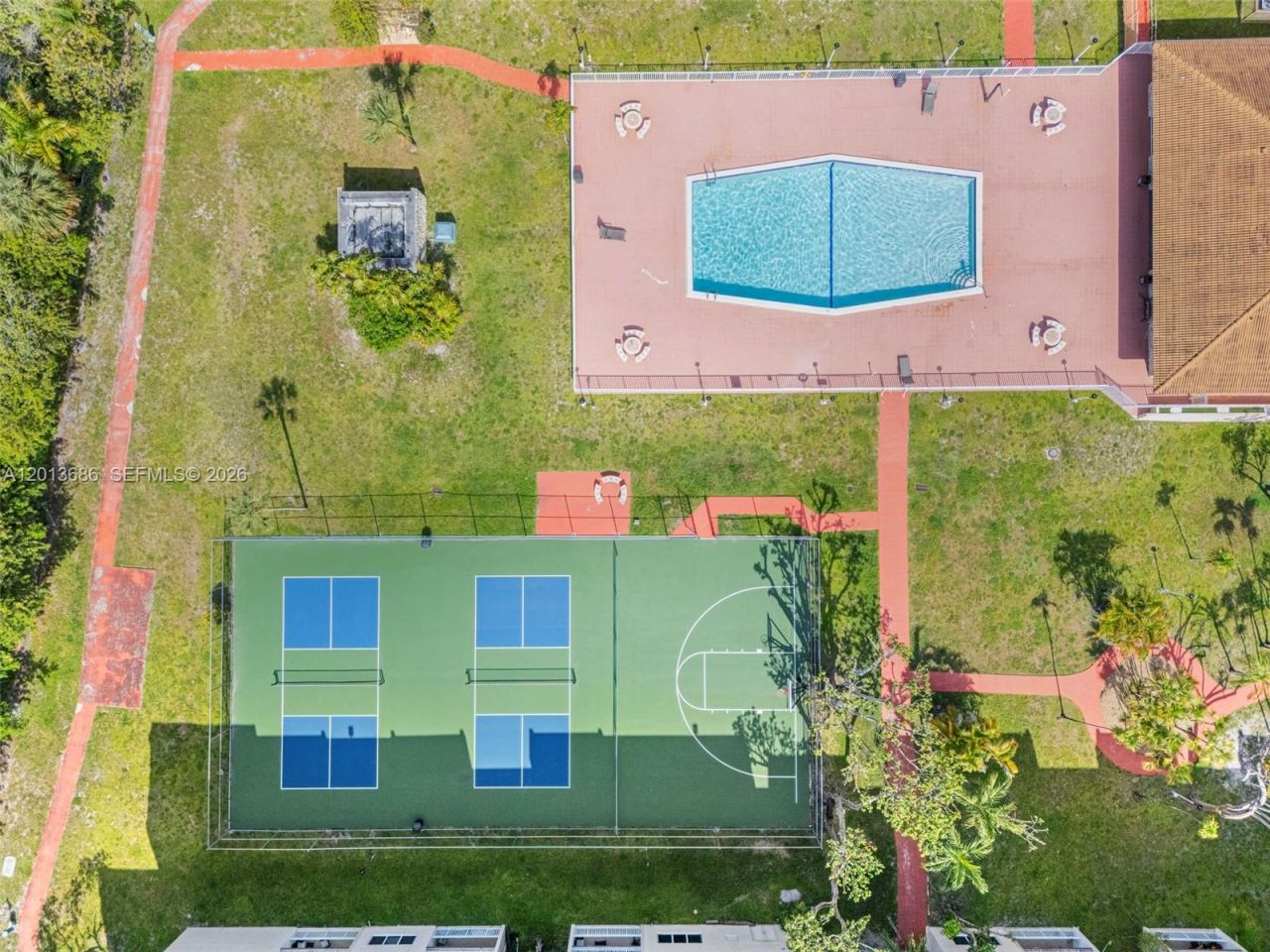 6950 Miami Gardens Dr , Unit 2-506, Hialeah, FL 33015 Photo