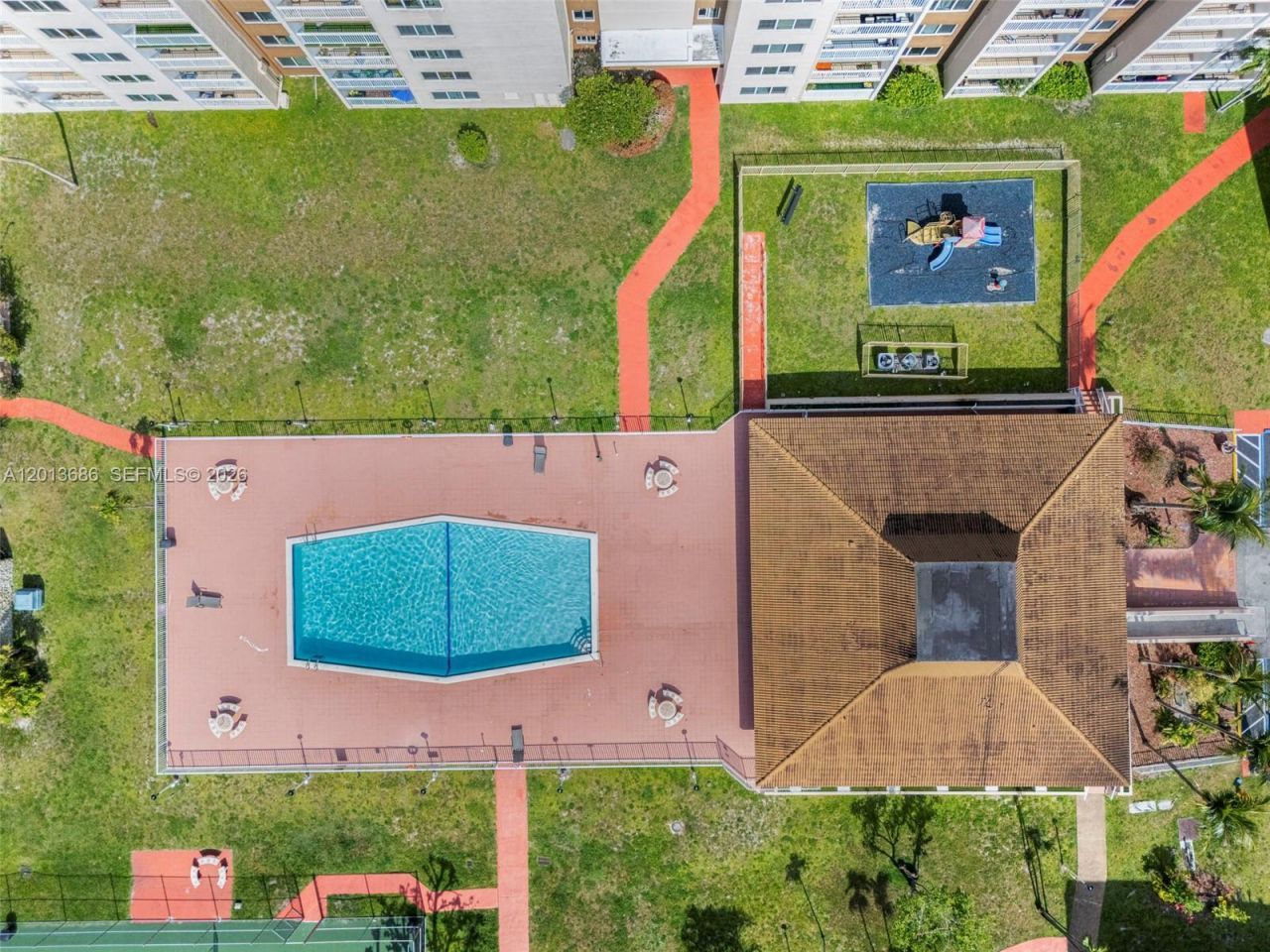 6950 Miami Gardens Dr , Unit 2-506, Hialeah, FL 33015 Photo
