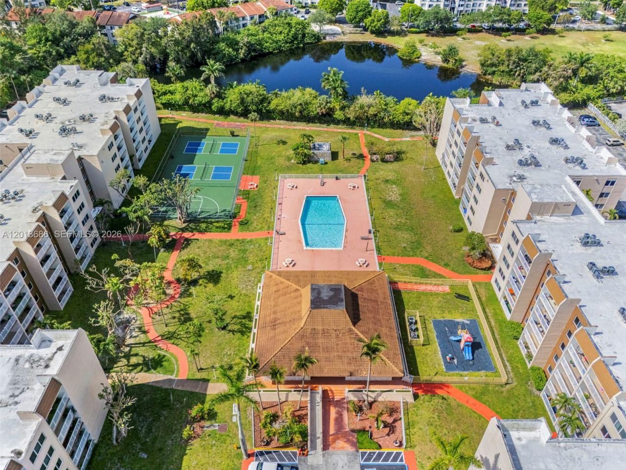 6950 Miami Gardens Dr , Unit 2-506, Hialeah, FL 33015 Photo