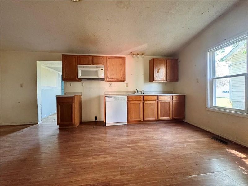 408 N Main Street, West Manchester, OH 45382 Photo 8