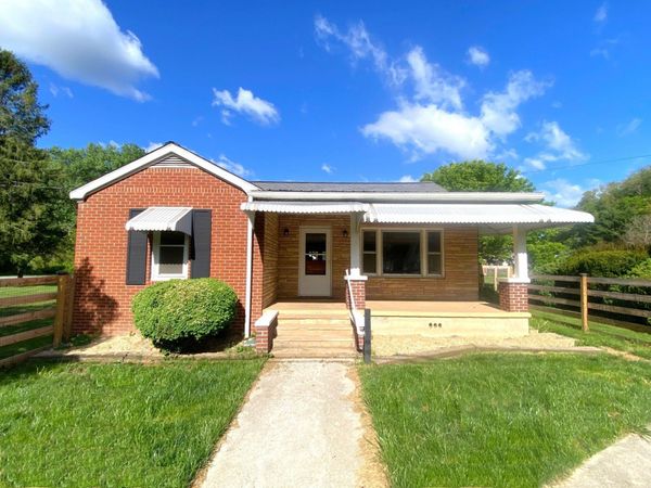 180 First St, Caldwell, WV 24925