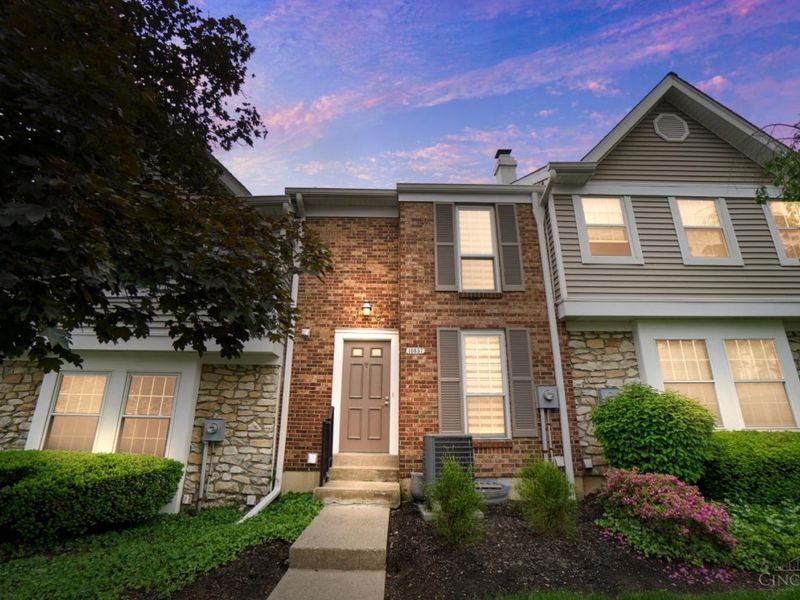 10857 Lakehurst Court, Sycamore Township, OH 45242 Photo 2