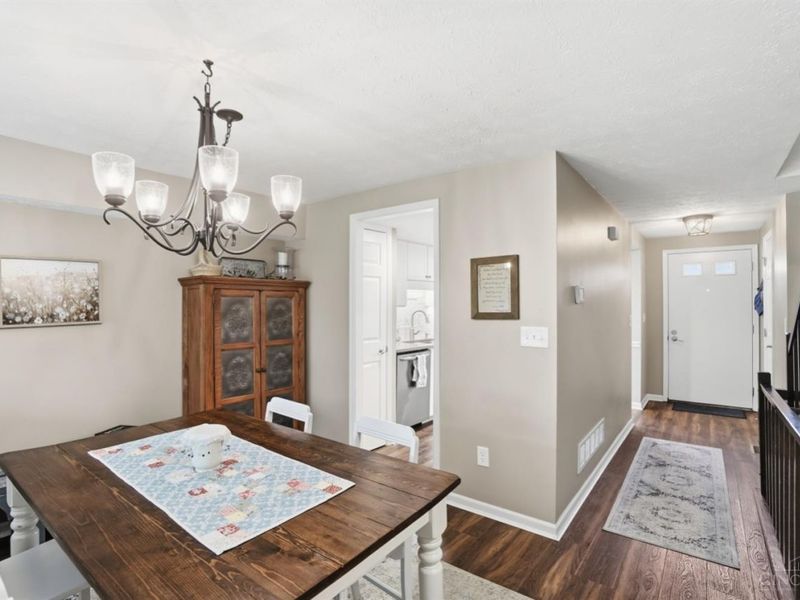 10857 Lakehurst Court, Sycamore Township, OH 45242 Photo 9