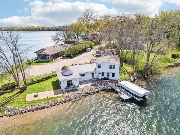 9990 Bonnie Glen Parkway, Chisago City, MN 55013