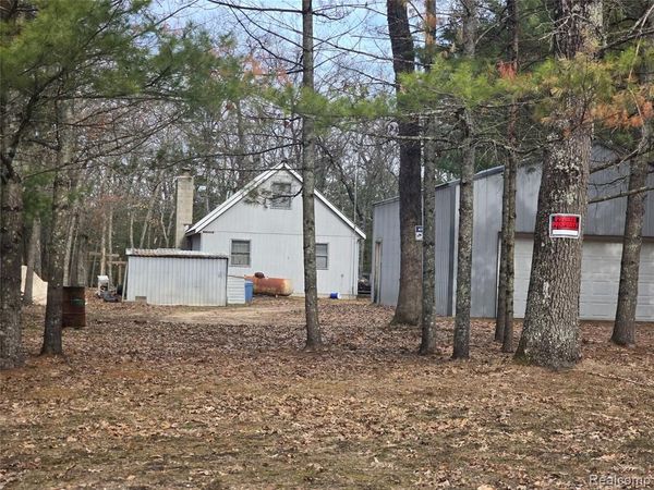 9027 S Lost Pine Avenue, Lake Twp, MI 49304