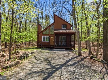 3303 GREENBRIAR DRIVE, EAST STROUDSBURG, PA 18301