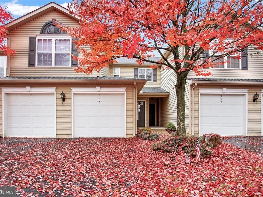 119 Oriole Court , Hummelstown, PA 17036 Main Photo