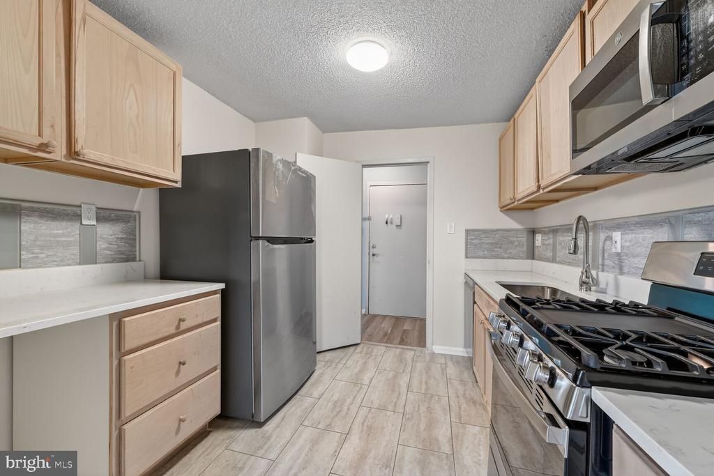 2500 N Van Dorn Street, Unit 223, Alexandria, VA 22302 Main Photo