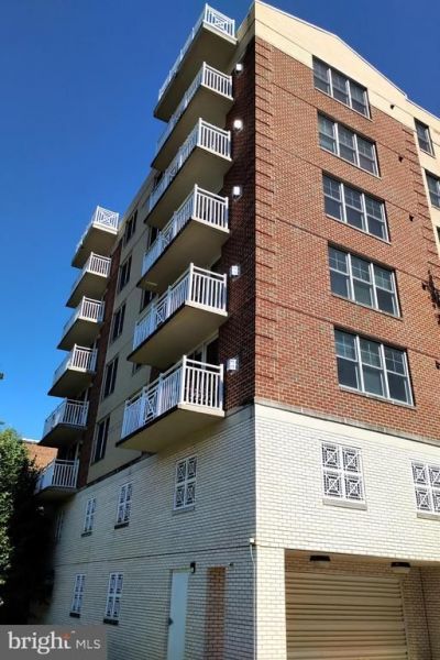 1325 N Pierce Street, Unit 304, Arlington, VA 22209 Main Photo