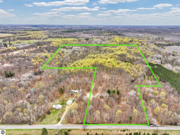 1858 Kings Highway N, Luther, MI 49656