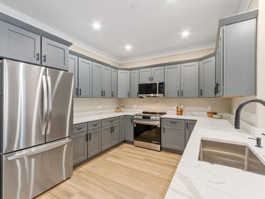 10100 S Willow Street, Unit 211, Manchester, NH 03103