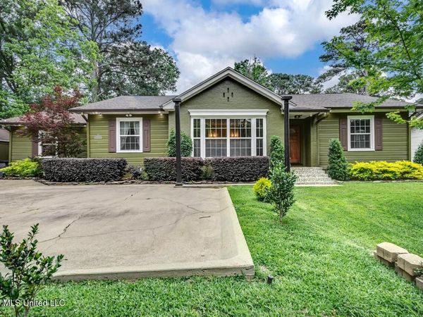 1016 Meadowbrook Road, Jackson, MS 39206