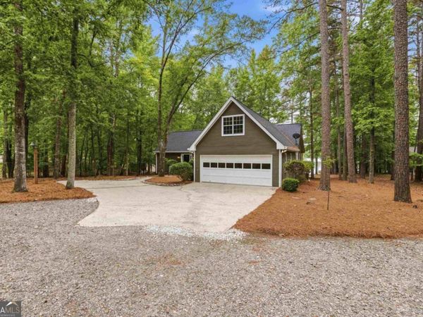 1010 Holmes Drive, White Plains, GA 30678