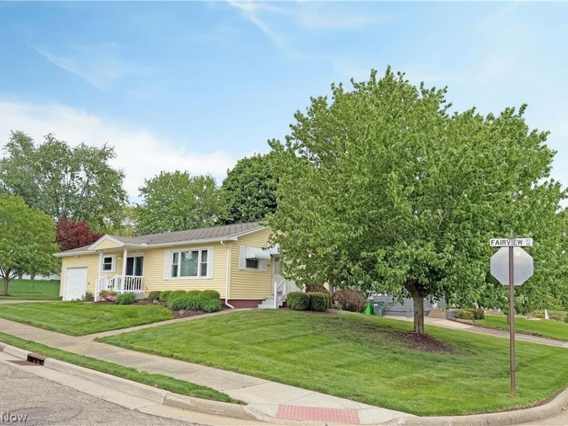 502 Wise Avenue SE, North Canton, OH 44720 Photo 3