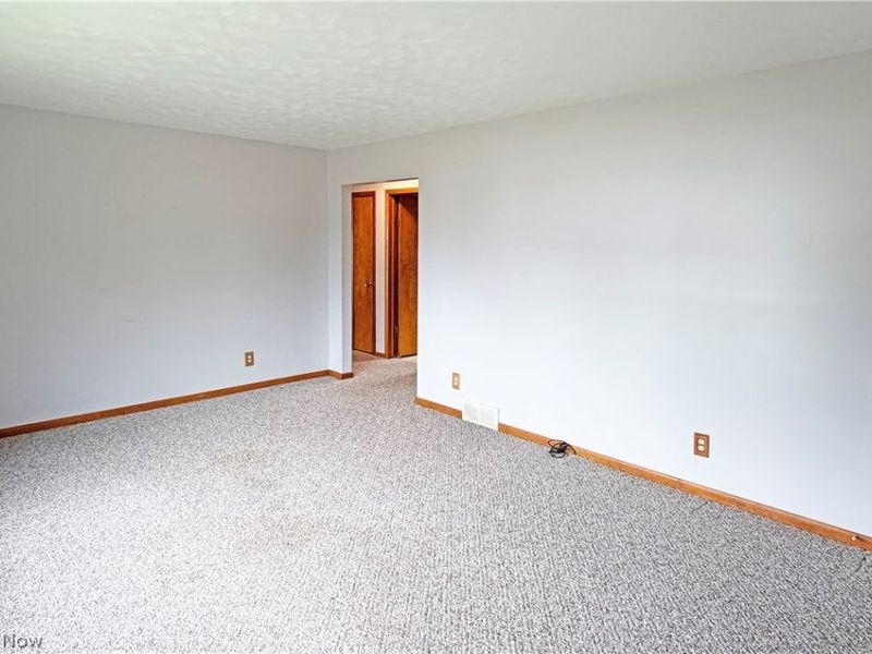 502 Wise Avenue SE, North Canton, OH 44720 Photo 5