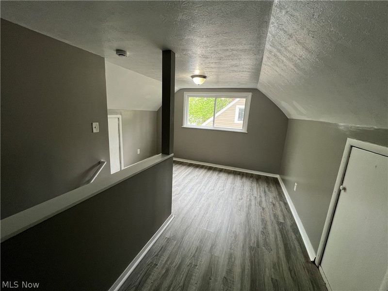 633 Blossom Drive, Lorain, OH 44052 Photo 12