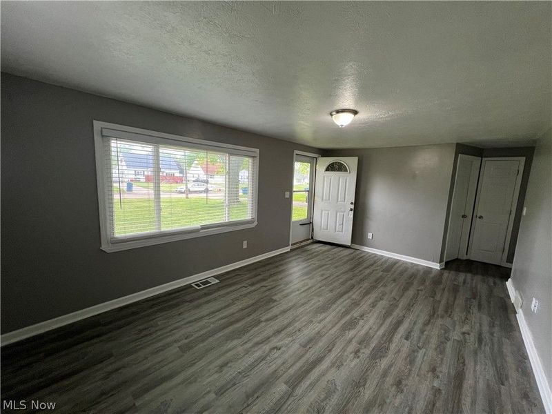 633 Blossom Drive, Lorain, OH 44052 Photo 5