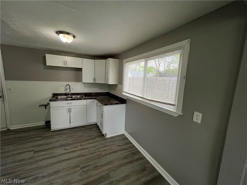 633 Blossom Drive, Lorain, OH 44052 Photo 6