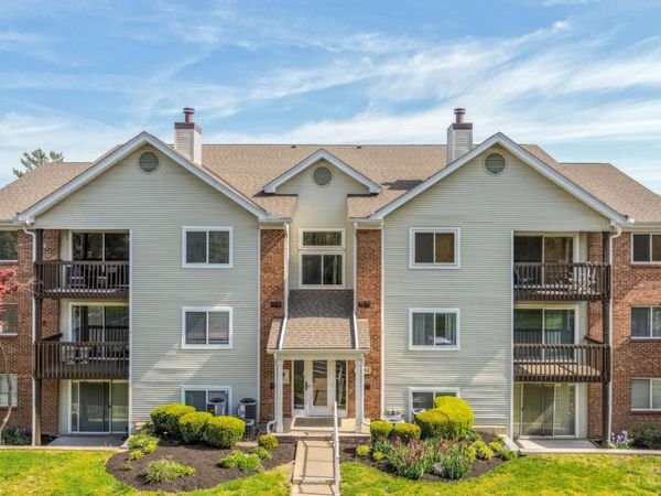 5984 Meadowcreek Drive, Unit 9, Miami Twp, OH 45150