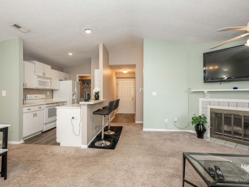 5984 Meadowcreek Drive, Unit 9, Miami Twp, OH 45150 Photo 5