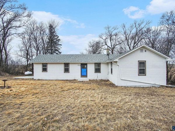 24799 457th Ave, Colton, SD 57018