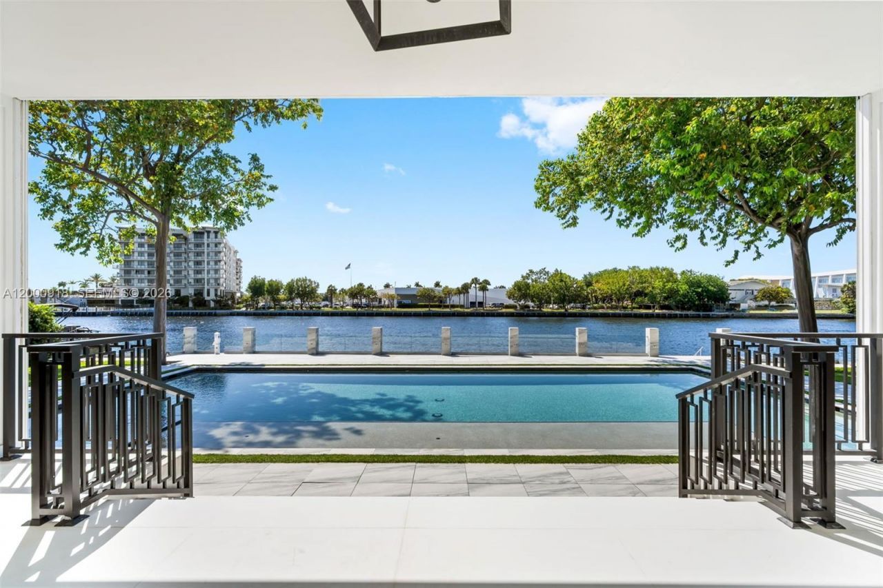 1239 Middle River Dr , Fort Lauderdale, FL 33304 Photo