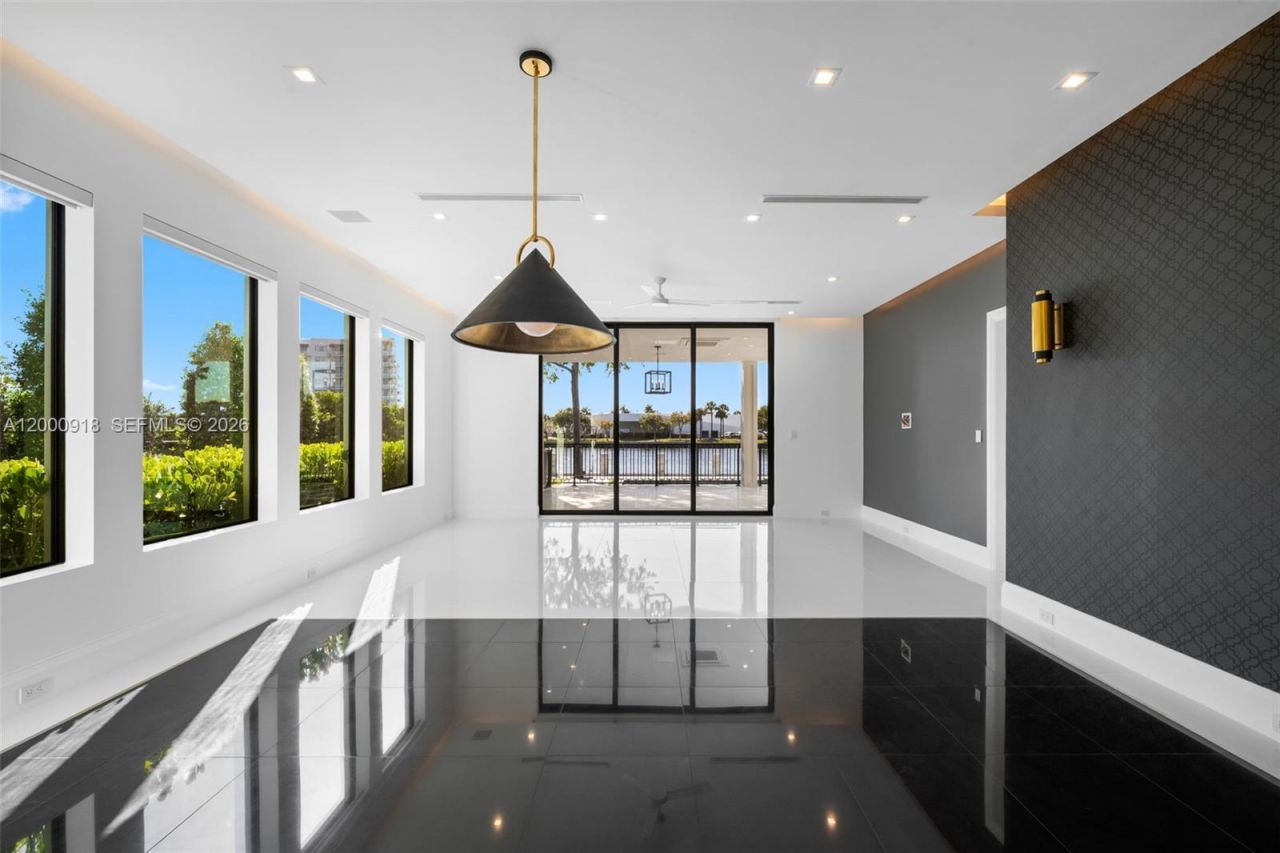 1239 Middle River Dr , Fort Lauderdale, FL 33304 Photo