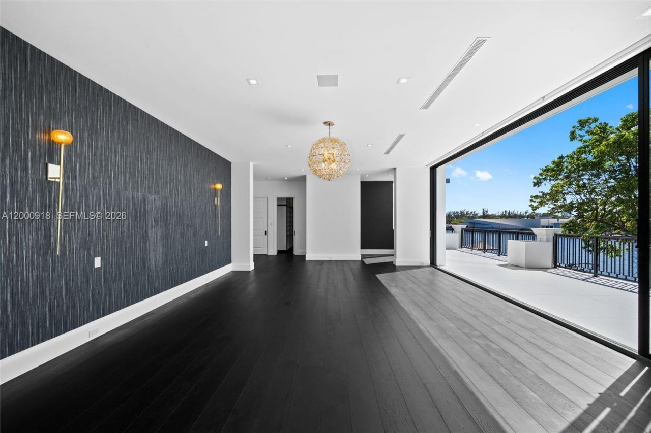 1239 Middle River Dr , Fort Lauderdale, FL 33304 Photo