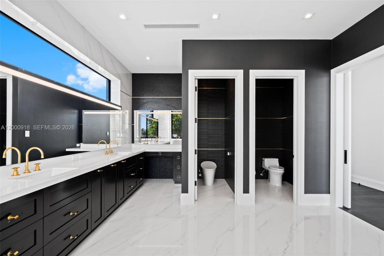 1239 Middle River Dr , Fort Lauderdale, FL 33304 Photo