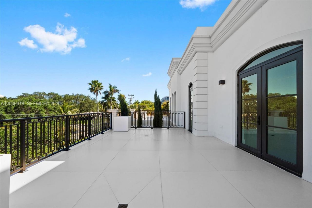 1239 Middle River Dr , Fort Lauderdale, FL 33304 Photo