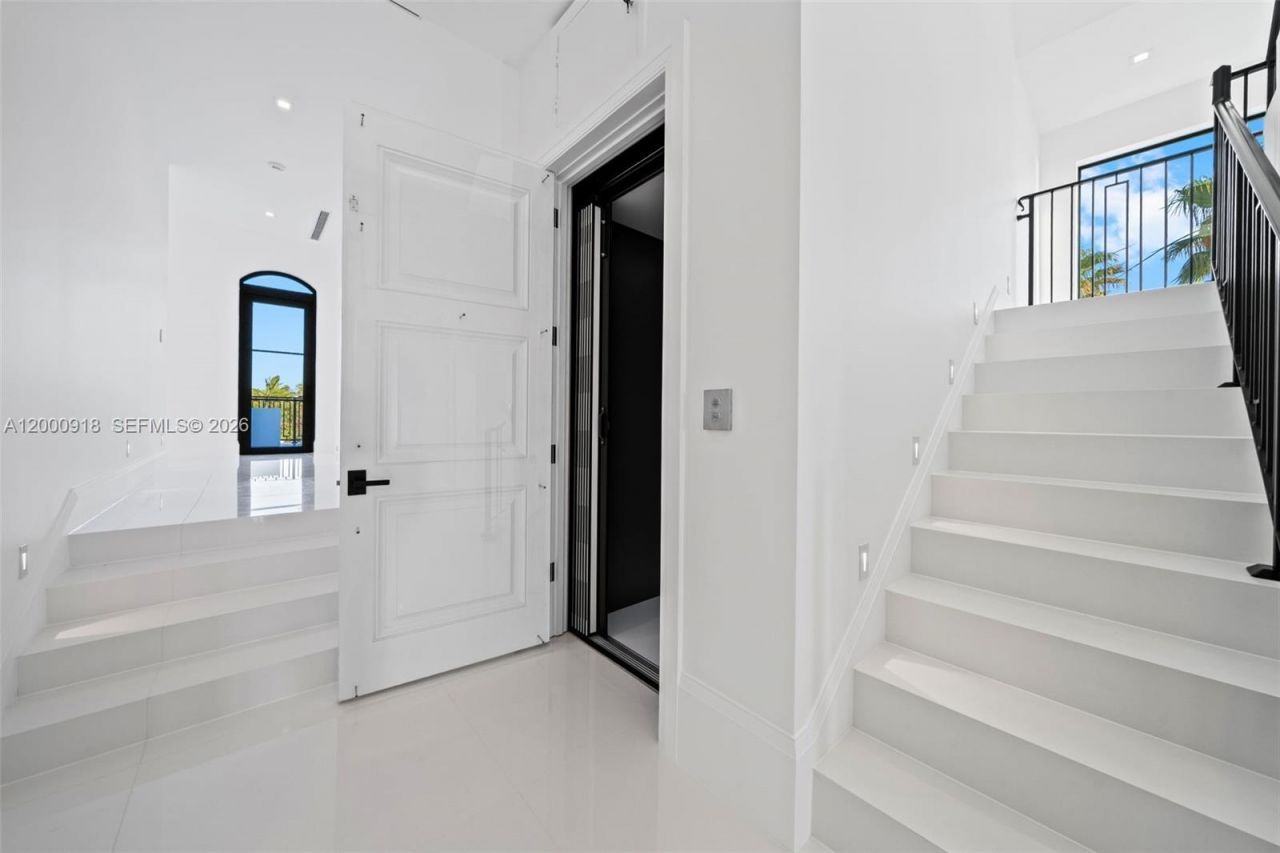 1239 Middle River Dr , Fort Lauderdale, FL 33304 Photo