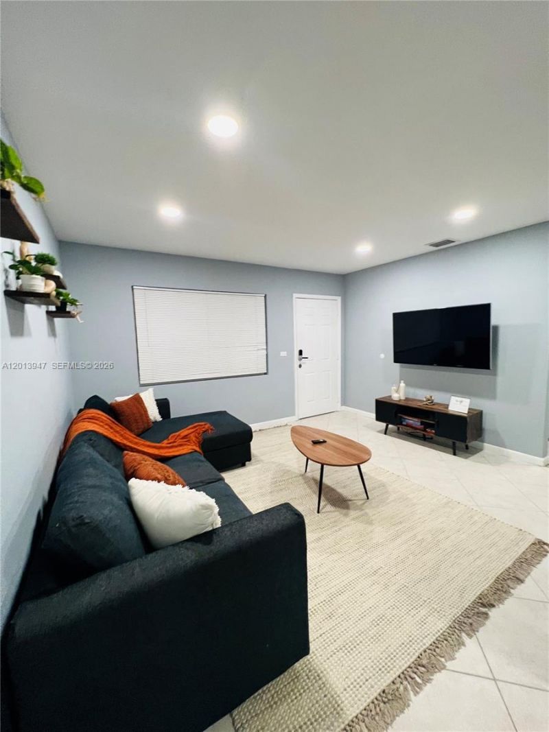 280 NW 55th St , Unit 282, Miami, FL 33127 Photo