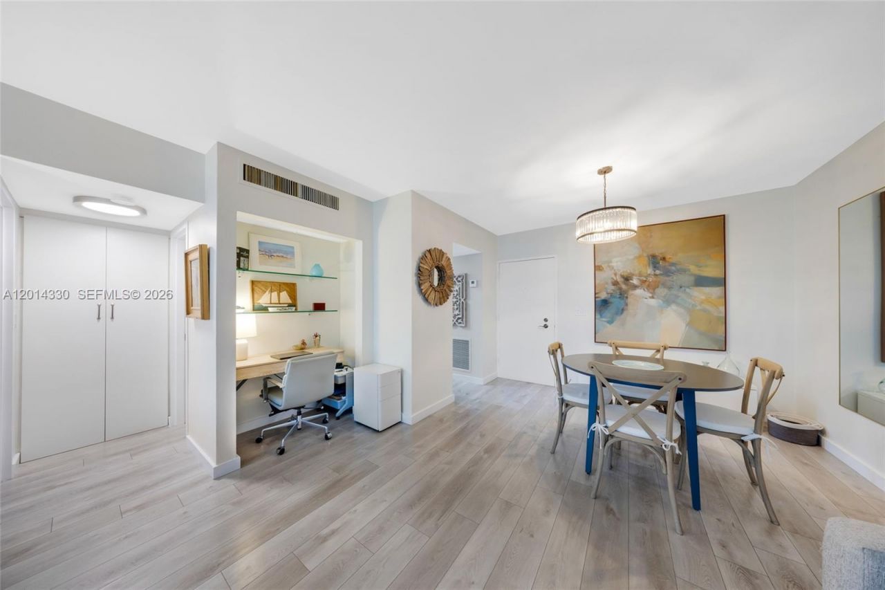 800 West Ave, Unit 338, Miami Beach, FL 33139 Photo