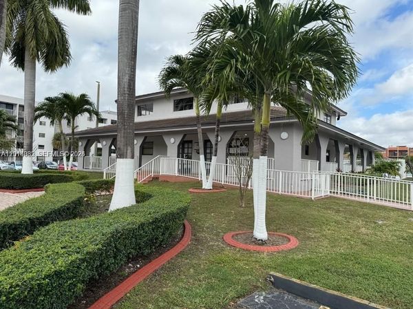 8185 NW 7th St, Unit 205, Miami, FL 33126