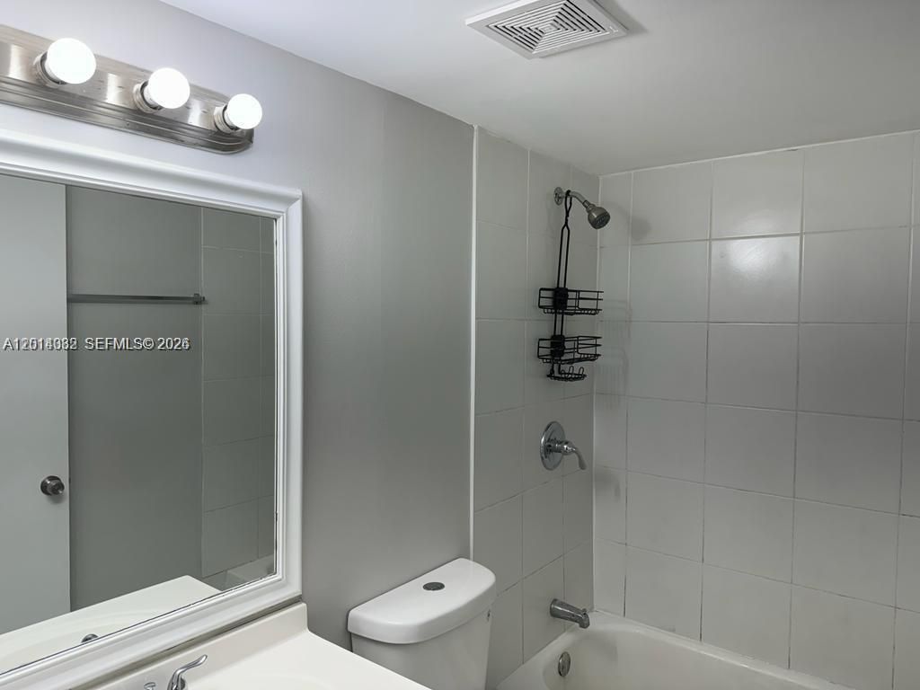 8185 NW 7th St, Unit 205, Miami, FL 33126 Photo