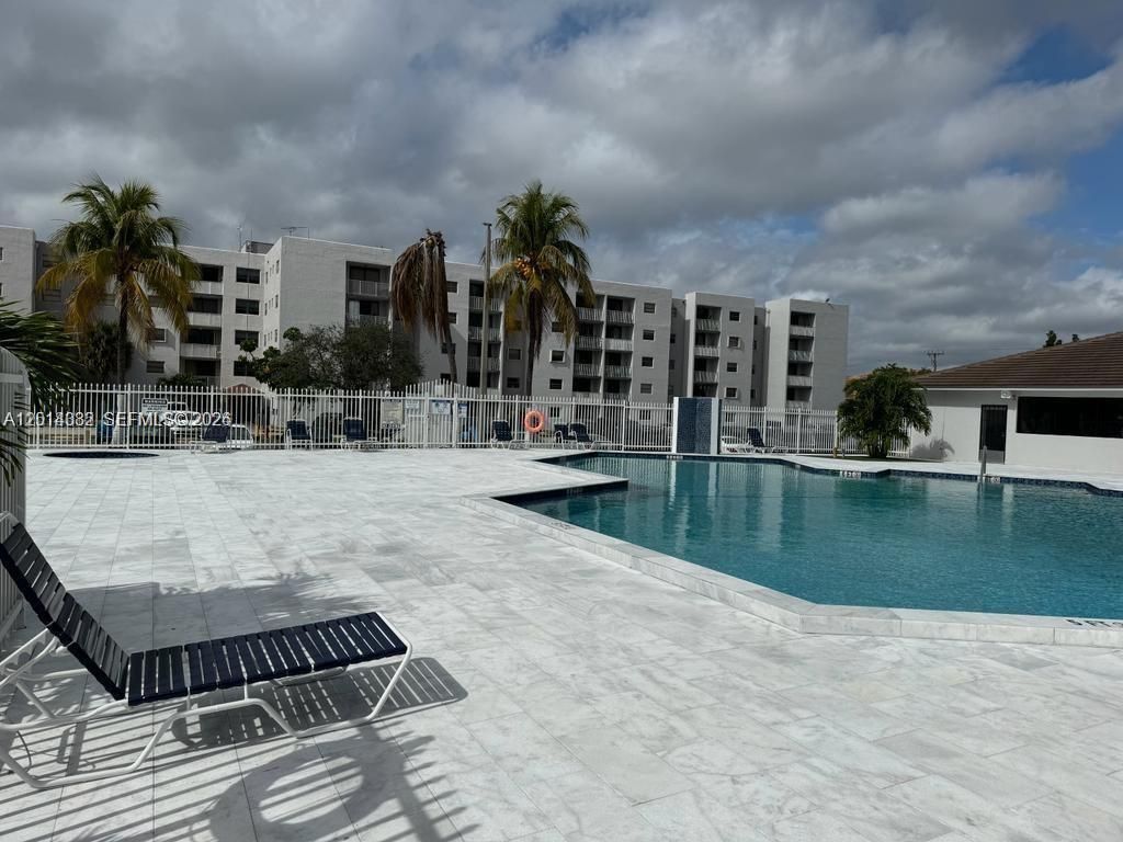 8185 NW 7th St, Unit 205, Miami, FL 33126 Photo