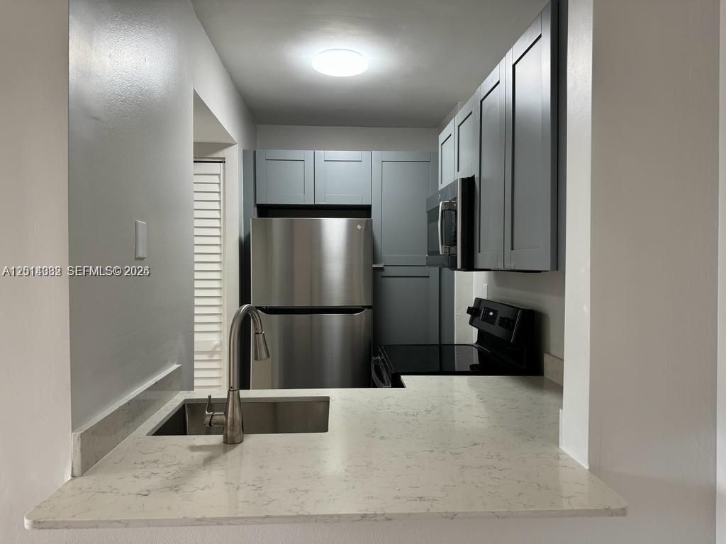 8185 NW 7th St, Unit 205, Miami, FL 33126 Photo