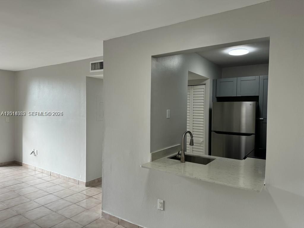8185 NW 7th St, Unit 205, Miami, FL 33126 Photo