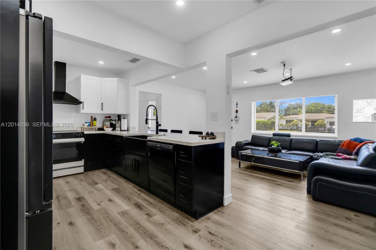 2533 Johnson St, Hollywood, FL 33020 Photo