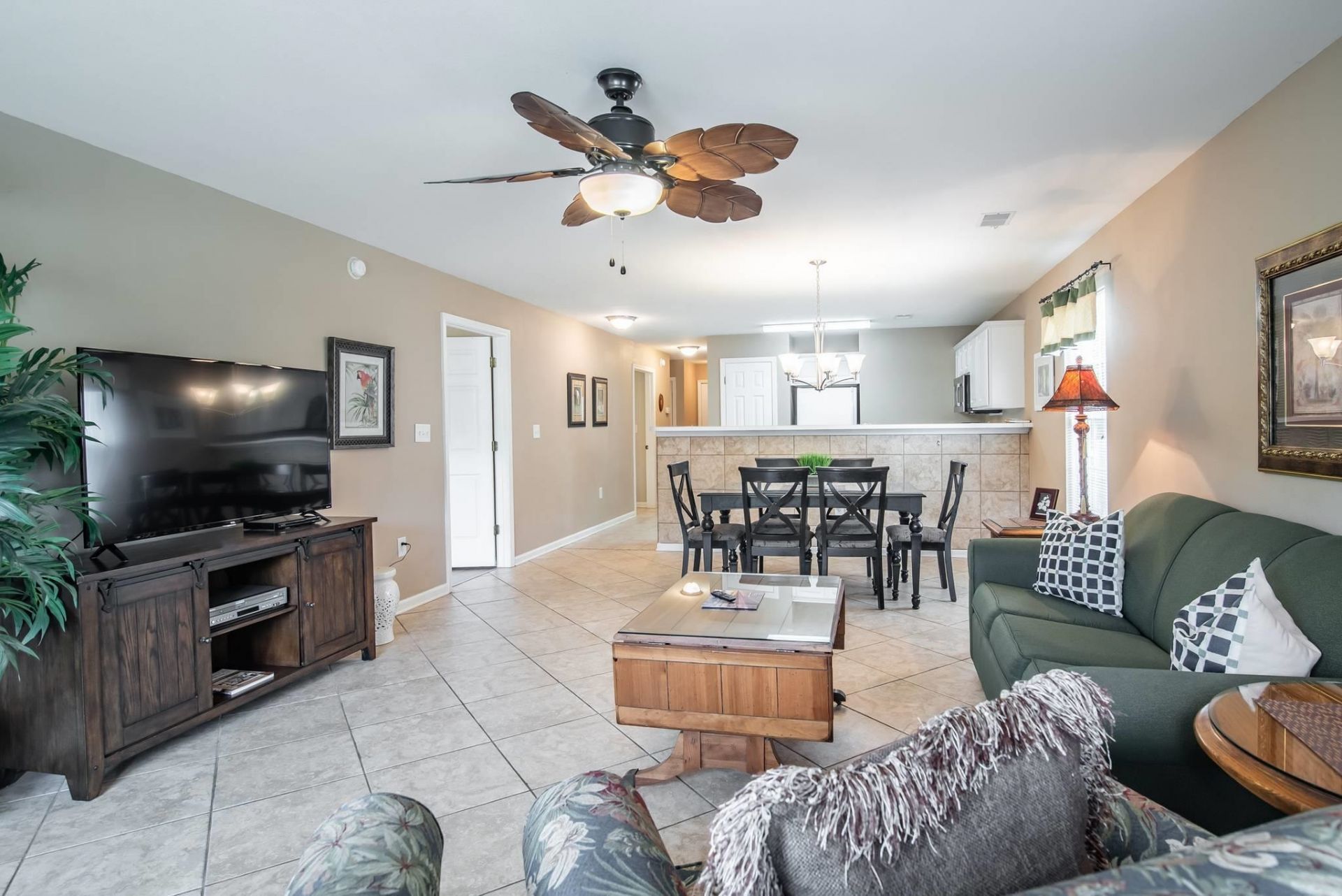 725 Blue Stem Dr.  Photo 4