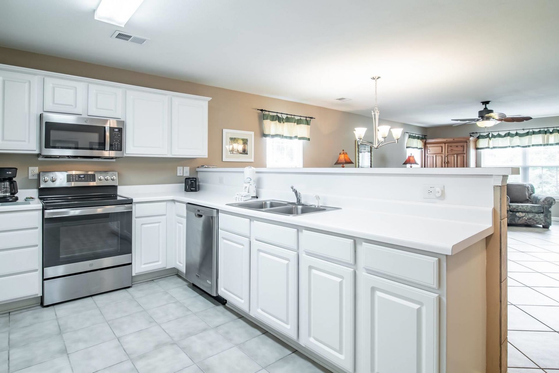 725 Blue Stem Dr.  Photo 8