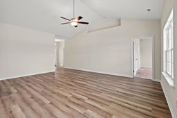916 Woodside Dr. photo 4