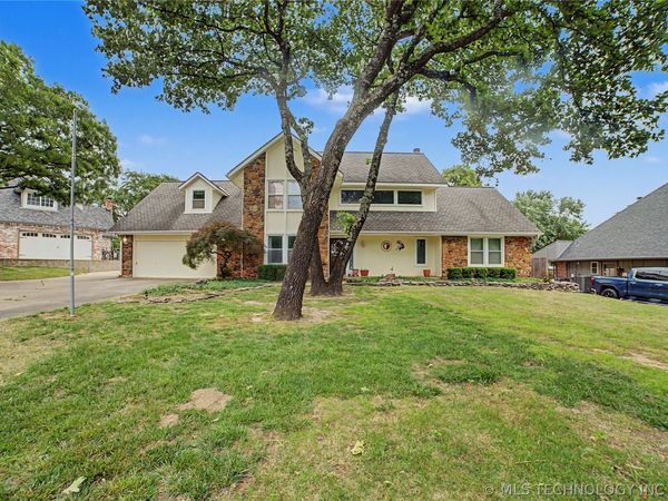 521 Pioneer Road , Sapulpa, OK 74066
