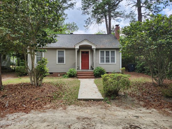 340 E Delaware Avenue, Southern Pines, NC 28387