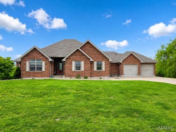 2 Thornaby Road , Hannibal, MO 63401