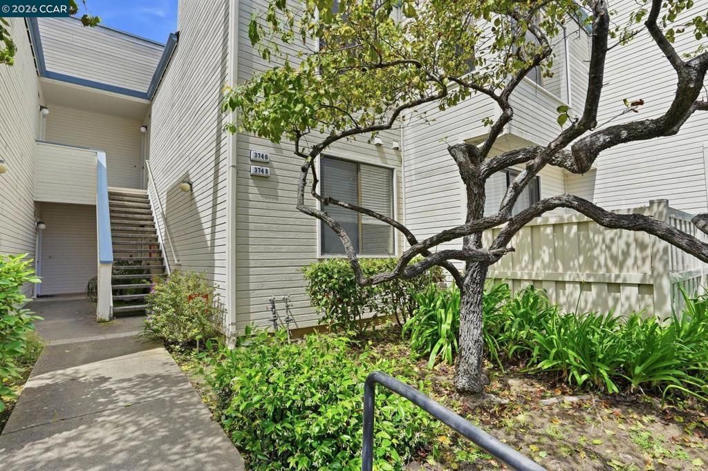 3746 Stoneglen N, Richmond, CA 94806 Main Photo