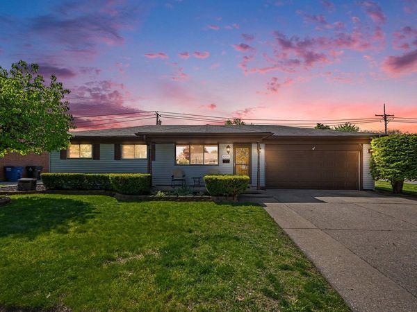 6506 Chirrewa Street, Westland, MI 48185